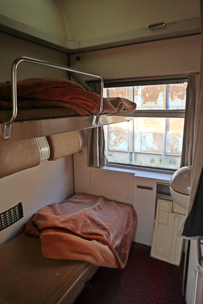 В спальном вагоне по Египту. Антуражный поезд от Асуана до Каира
