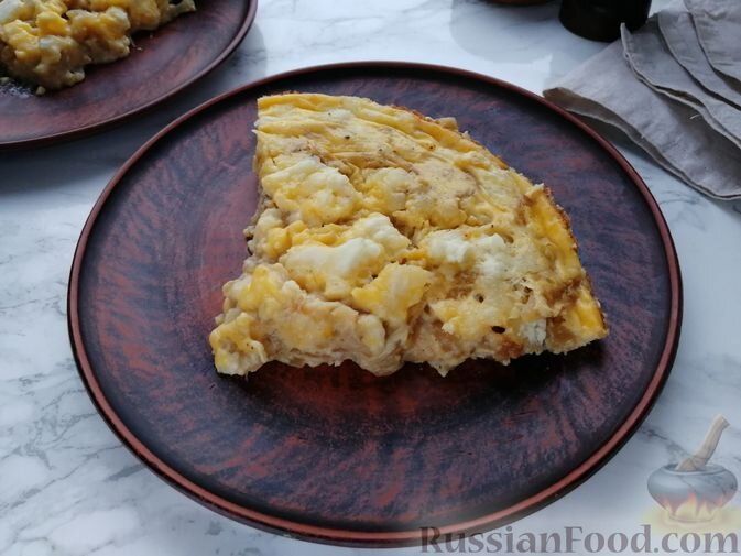 лук репчатый, брынза, яйца, молоко, сахар, масло сливочное, соль, перец чёрный молотый