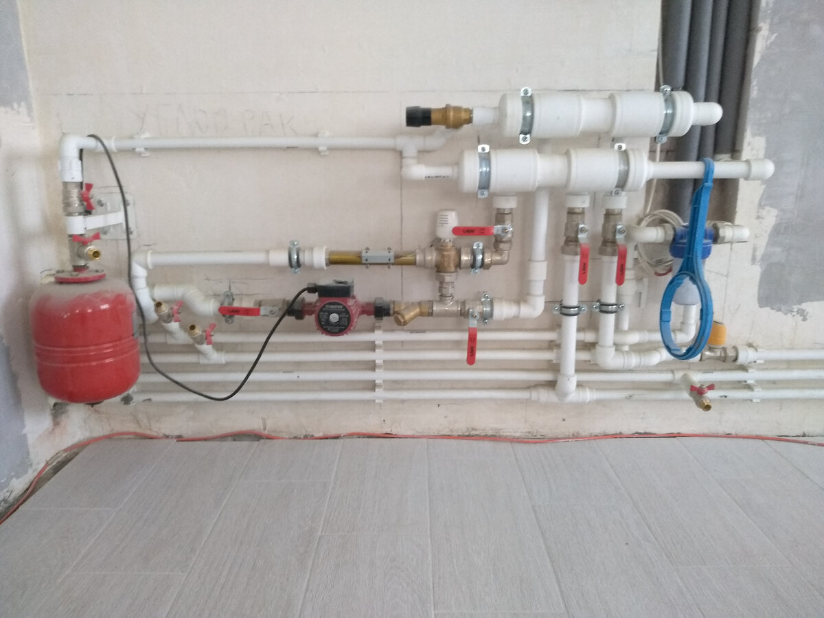 После монтажа системы отопления долго думал, что полы не работают, пока не оставил работающий котел на всю ночь. @ Горбунов Сергей