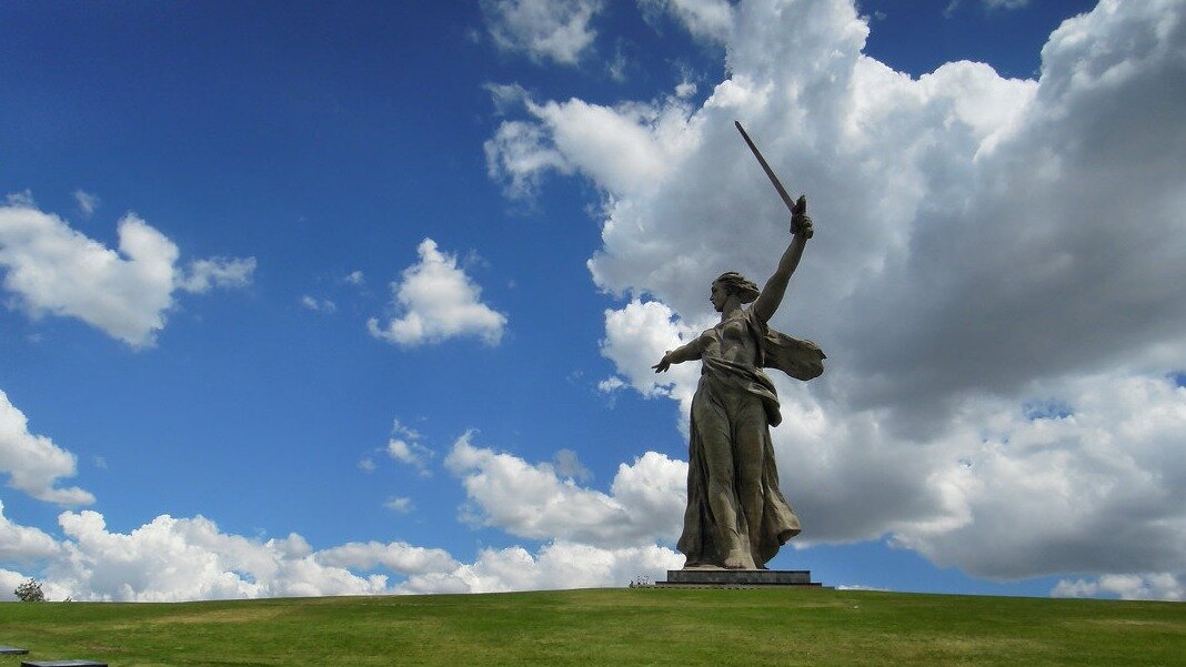 Родина-Мать, Россия