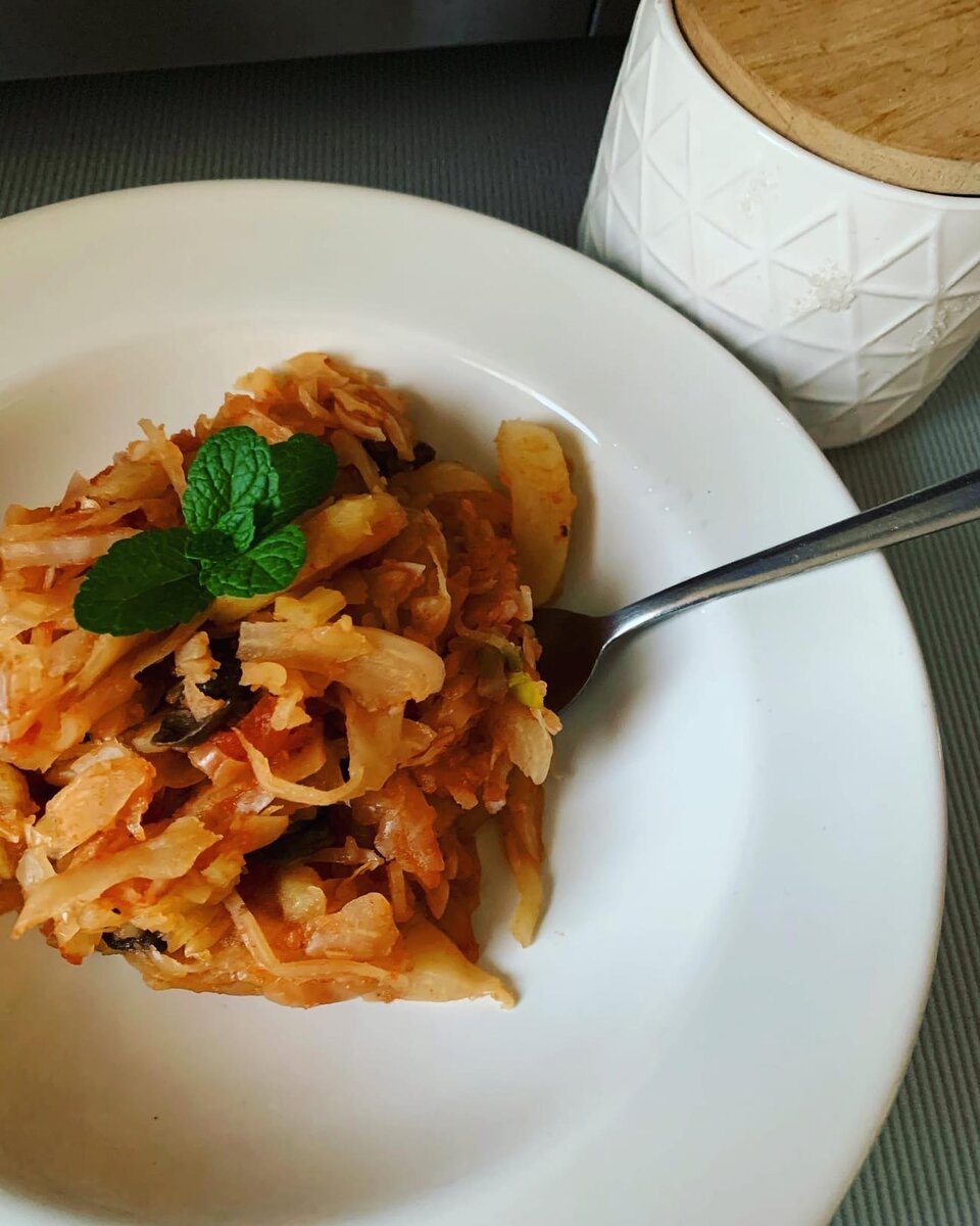 Ну не выглядит тушеная капуста презентабельно)))) зато вкусно очень) #пост#50#рецептов#постного#стола