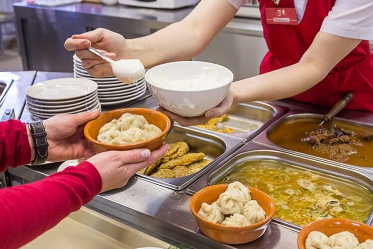    Вопросы к поставкам горячего питания альметьевским детям, а точнее, к тендерам, были еще несколько лет назад. И тоже со стороны ФСБ, оперативники которой передали материалы в управление ФАС по Татарстану Фото: tatarstan.ru