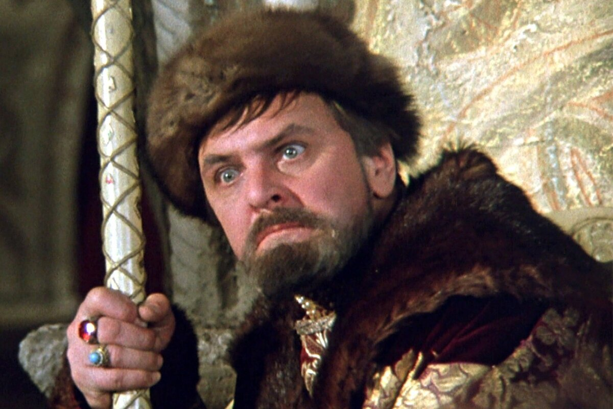 кадр из фильма "Иван Васильевич меняет профессию", 1973 г.