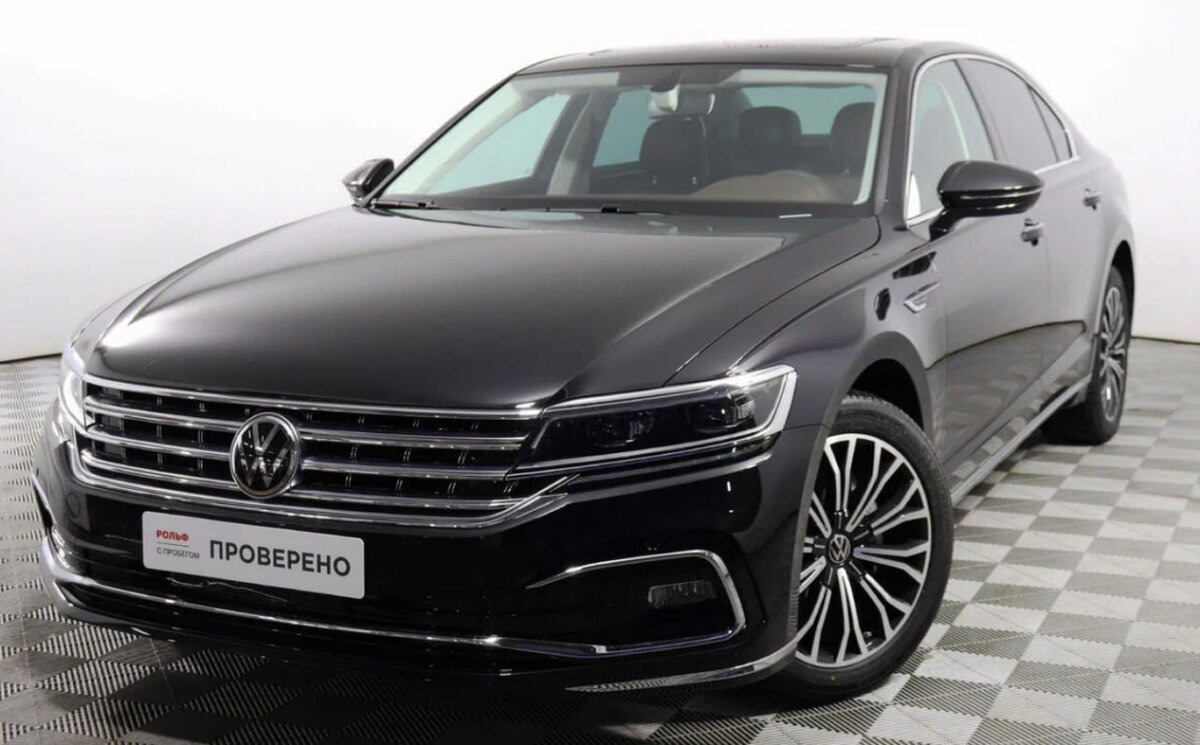 В России появился самый большой седан Volkswagen Phideon из Китая

Автомобиль при длине 5074 миллиметра располагает колёсной базой 3009 миллиметров. Таким образом, он чуть крупнее стандартной модификации Audi A6. С 224-сильным двигателем, «роботом» и передним приводом Phideon может ускориться до 100 км/ч за 8,1 секунды при максимальной скорости 240 км/ч.

Четырёхдверка имеет богатую комплектацию: многозонный климат-контроль с отдельной сенсорной панелью для задних пассажиров, полностью кожаная отделка салона, подогрев всех сидений, датчики дождя и света, а также светодиодная оптика.



