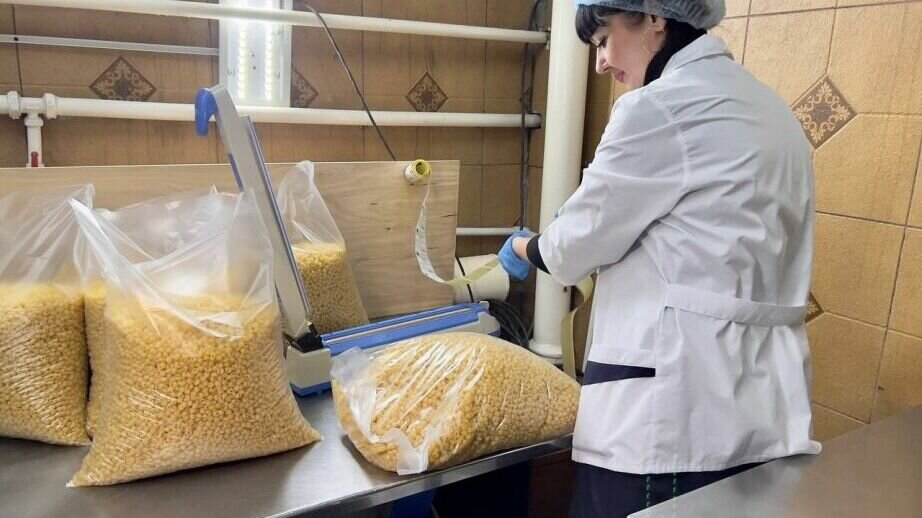     У производителей продуктов питания региона добавили до сотни и новых наименований продукции.