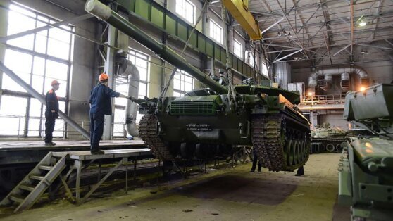    В России в 2023 году выпустят 1,5 тысячи танков Андрей Соколов