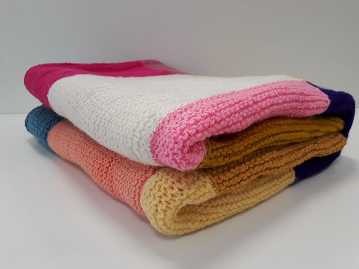 1 мастерица связала шерстяной плед