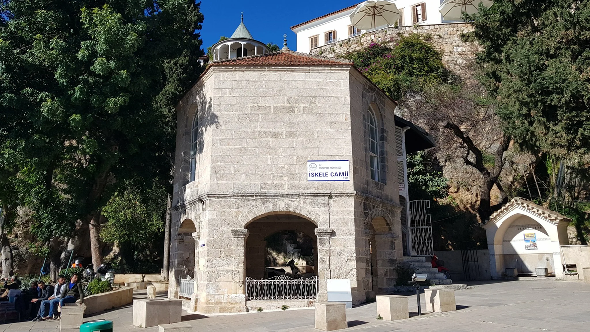 Ein kompletter Reiseführer für Iskela (Tricomo) auf Zypern: was es zu sehen gibt, wo man Urlaub machen und wo man Immobilien kaufen kann