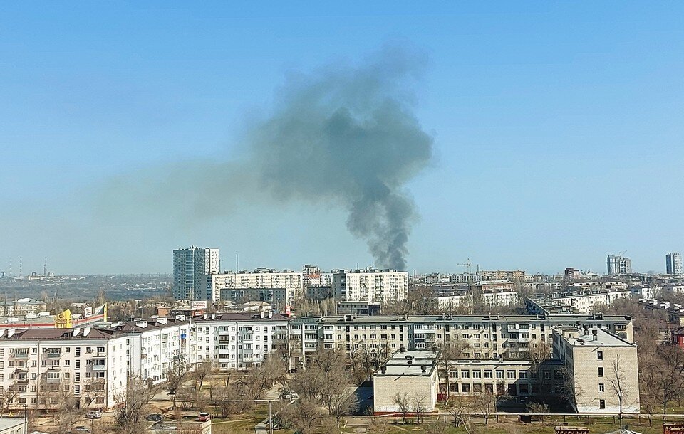     Столбы дыма видны издалека. Инна ШЕРЕМЕТЬЕВА