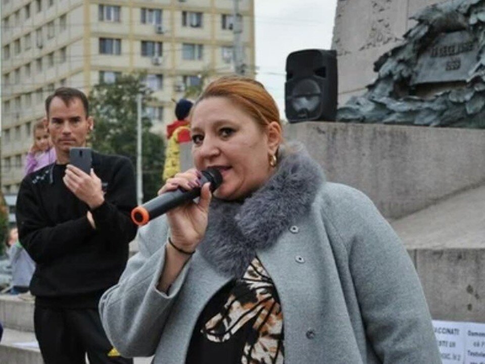     МИД Украины введет санкции против румынского сенатора Шошоакэ из-за «угрозы нацбезопасности»  GLOBAL LOOK PRESS