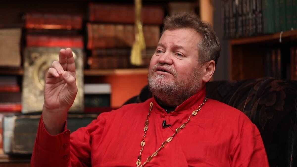 Олег  Стеняев (1961), протоиерей, писатель, богослов и публицист, проповедник и миссионер. Специализируется в области сектоведения и сравнительного богословия. 