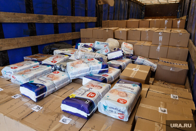    Копейские волонтеры постоянно отправляют помощь военным на спецоперацию