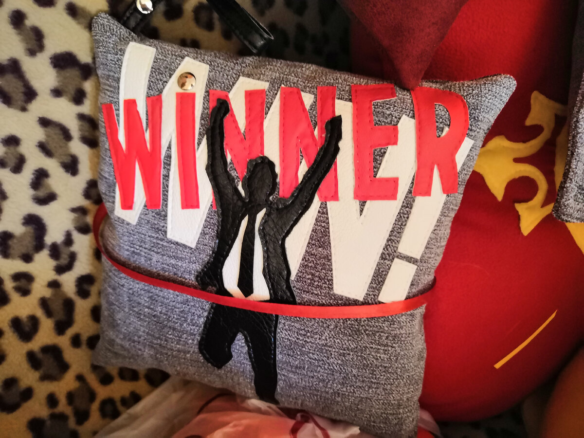 моя подушечки с мотивацией...Всё никак не выложу их на авито. А вдруг?