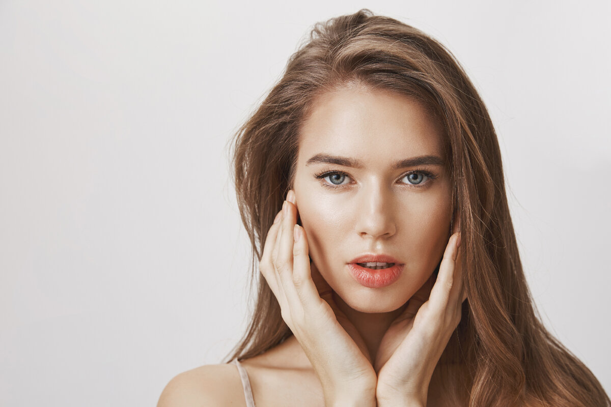 <a href="https://ru.freepik.com/free-photo/close-up-of-sensual-beautiful-woman-face_9475344.htm#query=%D0%BB%D0%B8%D1%86%D0%BE%20%D0%B4%D0%B5%D0%B2%D1%83%D1%88%D0%BA%D0%B8&position=0&from_view=search&track=ais">Изображение от cookie_studio</a> на Freepik