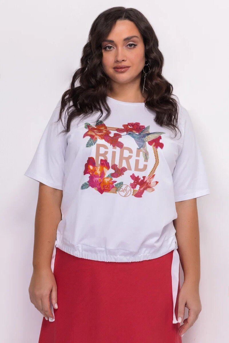 Футболка с принтом из коллекции весна-лето 2023 российского бренда AVERI