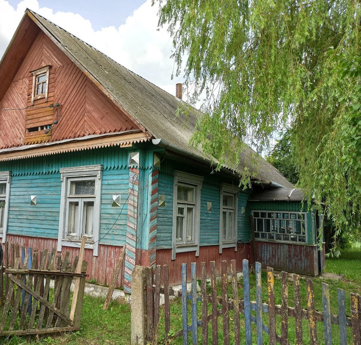 "Заброшенный дом в деревне". Фотография автора,
