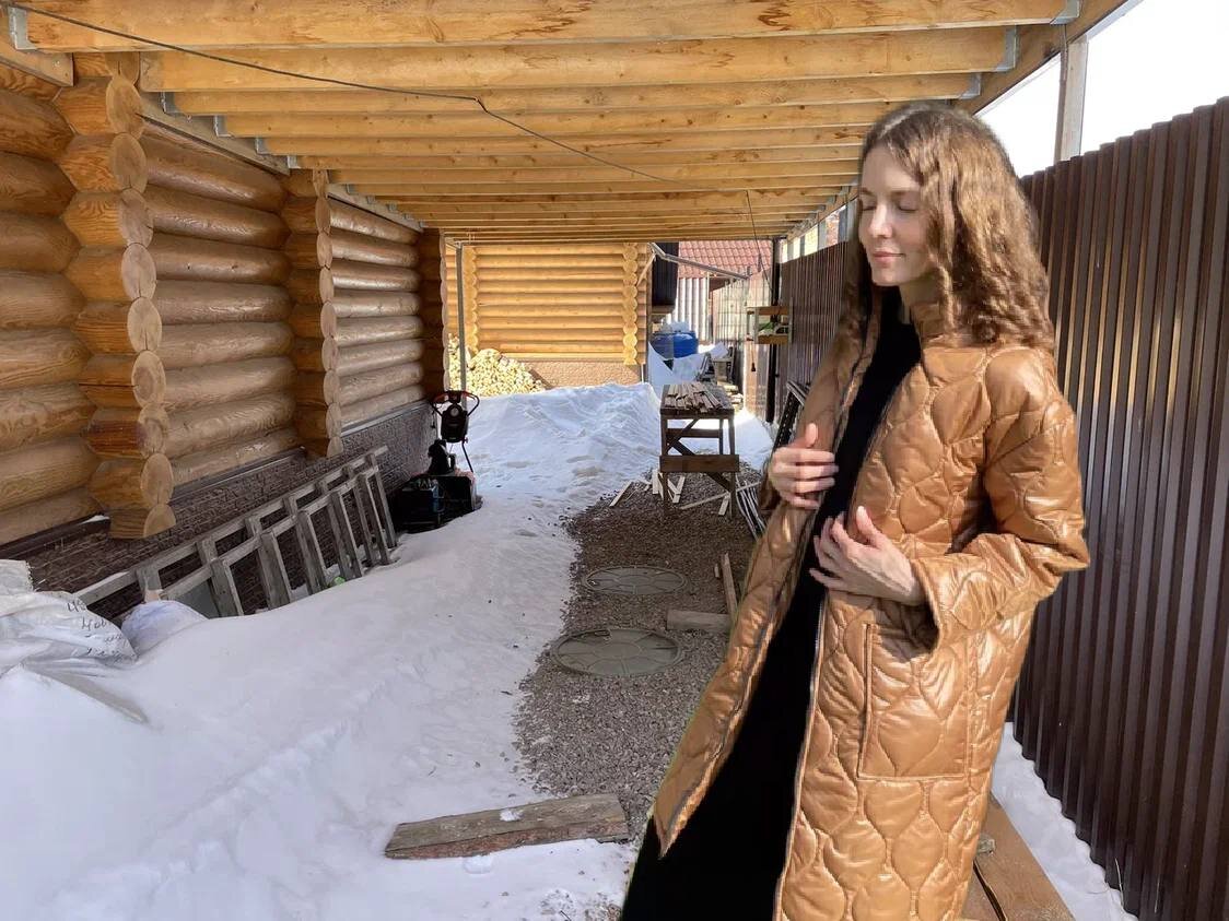 Мы остановились на навесе