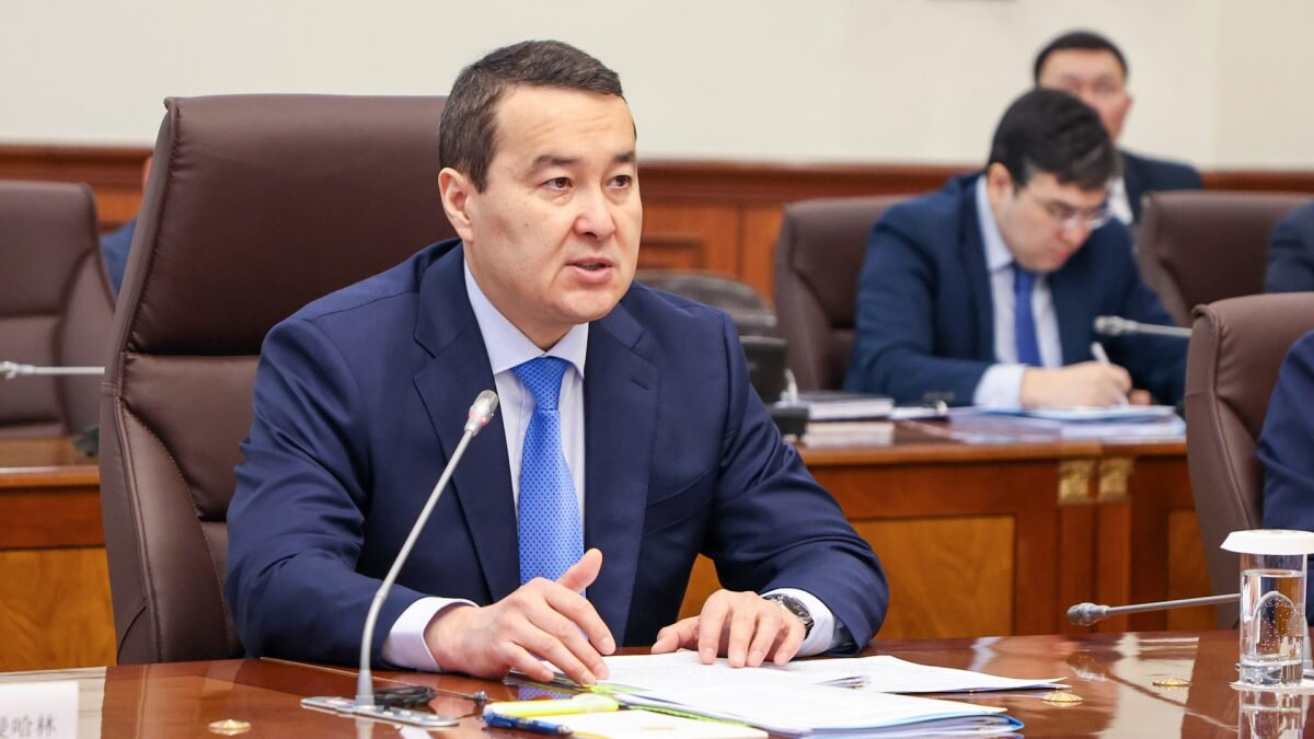    Алихан Смаилов. Амин Абдулманов