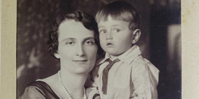    Маргарита Шведерская с сыном Толей. 1920-е годы.из личного архива Ольги Шведерской.