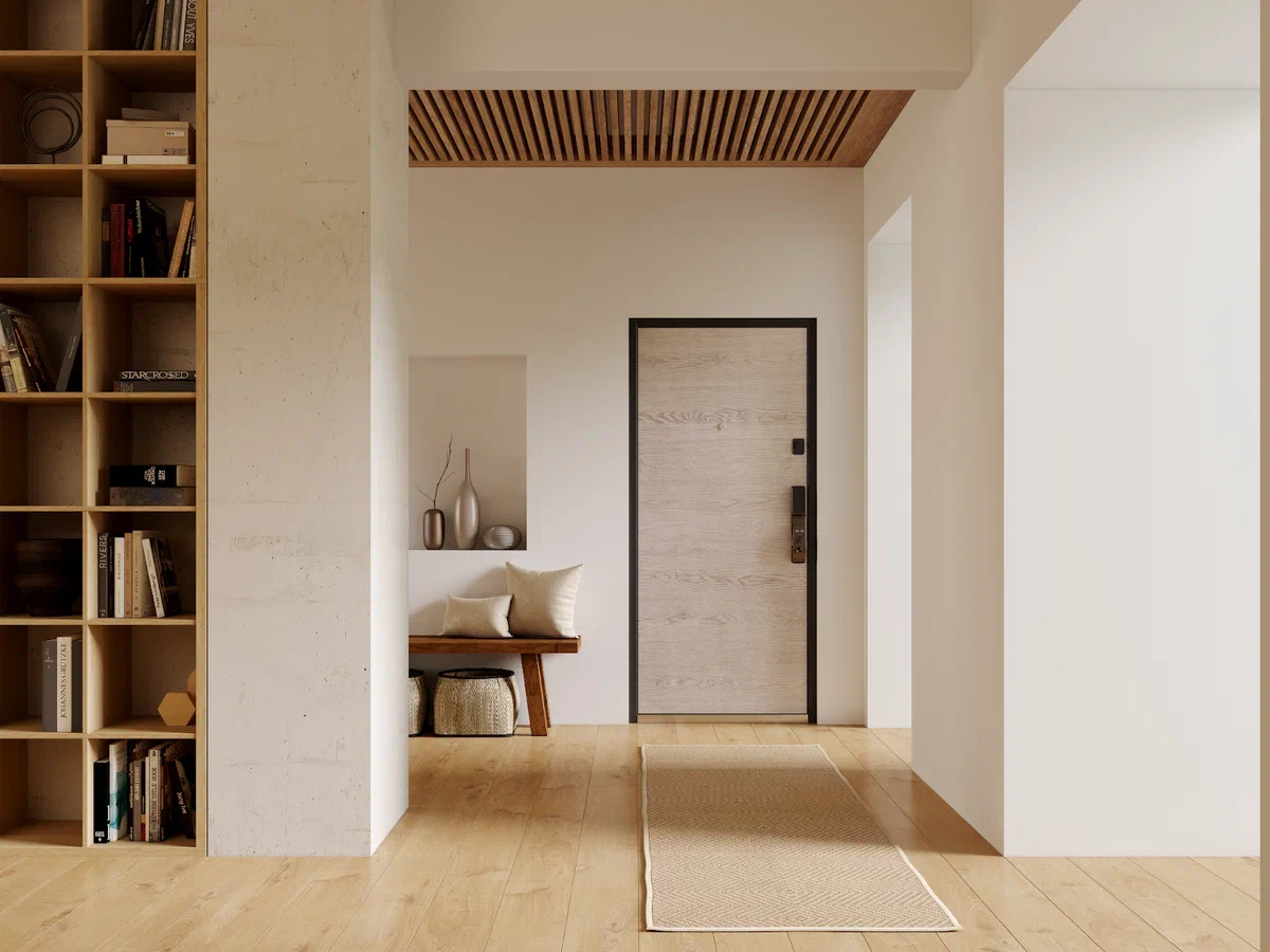 Интерьер со светлым полом и входной дверью «под дерево»