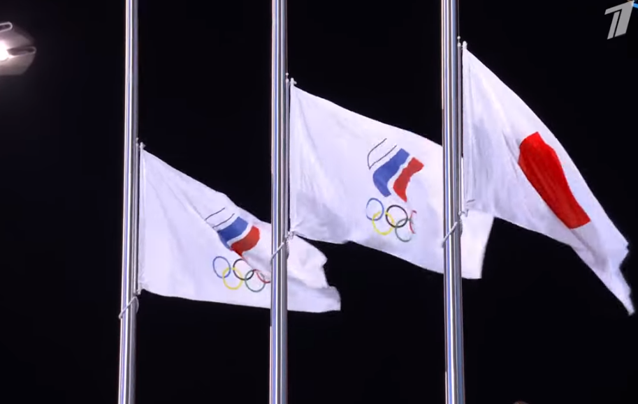 Церемония награждения в личных соревнованиях фигуристок на зимних Олимпийских играх в Пекине. Источник фото: официальный сайт Первого канала.