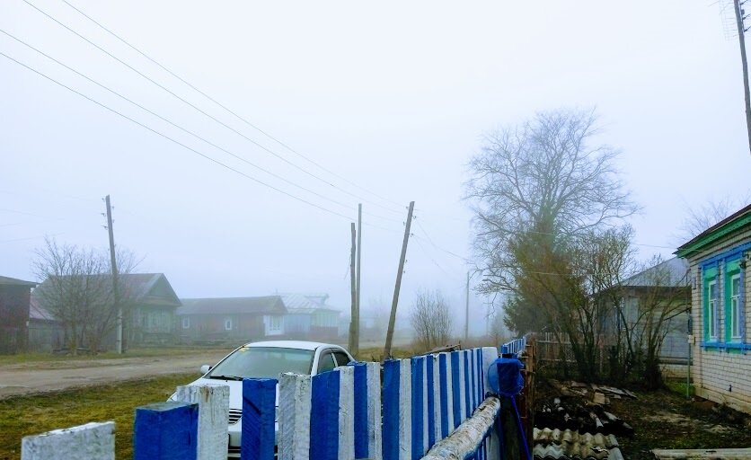 Вдаль улицы ничего и не видать... 