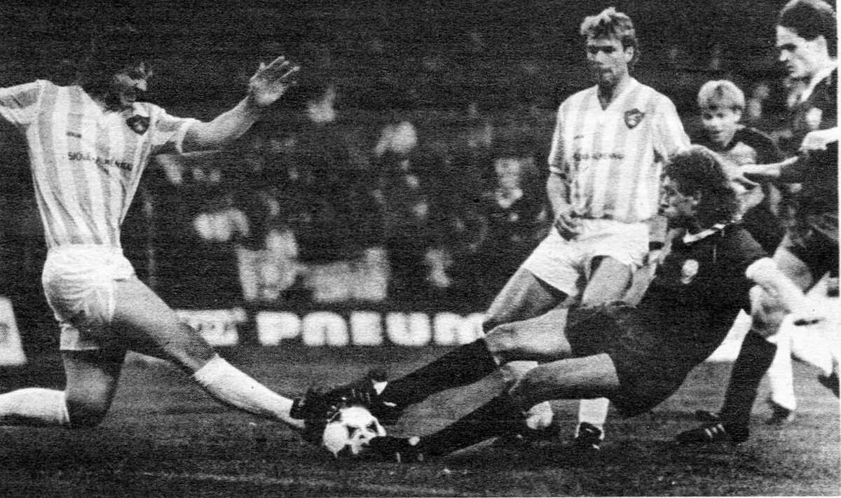 Матч 1/16 финала Кубка Кубков. Берлинское Динамо принимает Валюр из Исландии