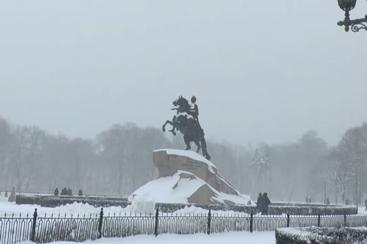    В центре Петербурга высота снежного покрова достигла 16 см