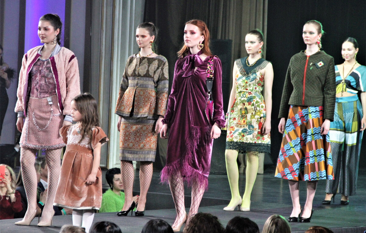 Всемирный показ мод Россия. Grand Fashion show Владивосток. Alania Fashion Day.