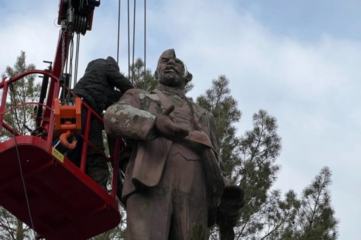    В Орске демонтировали памятник Ленину