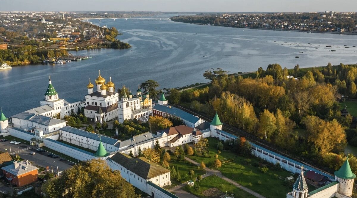 Город Кострома Ипатьевский монастырь