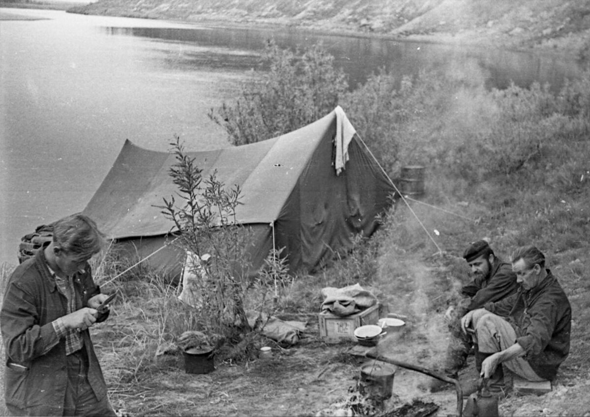 Один чудак из партии геологов сказал мне, вылив грязь из сапога... Стать  ЧЕЛОВЕКОМ, не спиться и не сколоться в студенчестве? | Геолог и  путешественник | Дзен