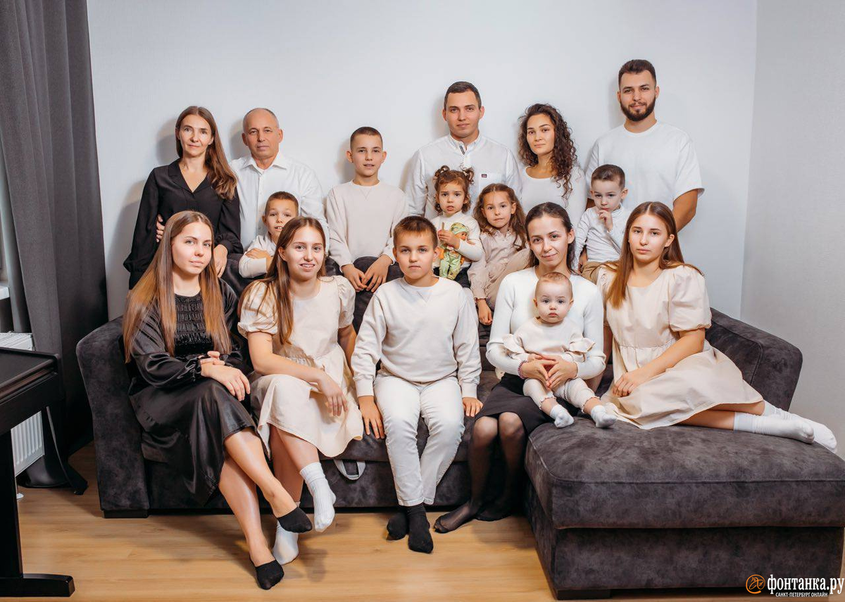 Семья Бобровых. Из открытых источников.