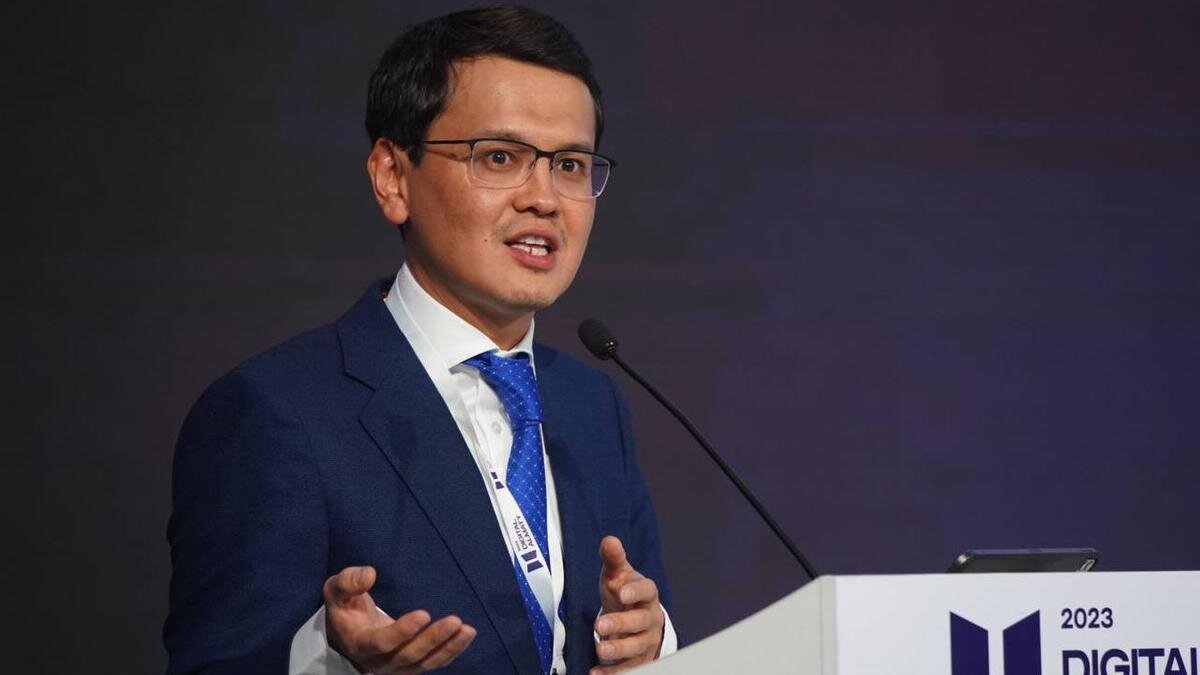    Багдат Мусин за трибуной:NUR.KZ/Владимир Третьяков