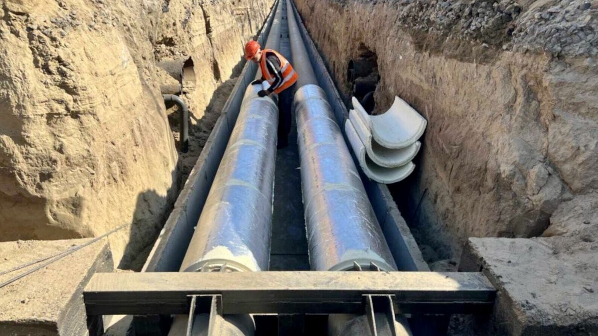     На улице Заовражная завершается возведение участка протяженностью в 620 метров. Здесь уложили новый трубопровод и провели гидроизоляцию железобетонных лотков.