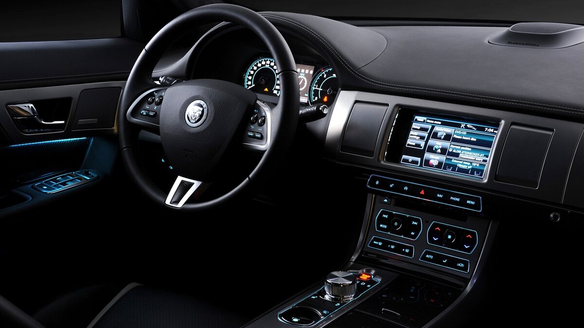 Салон автомобиля Jaguar XF