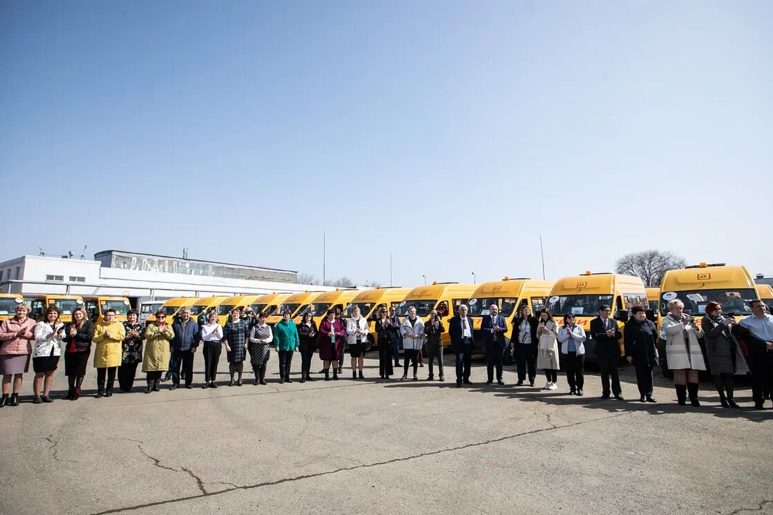    Денис Паслер: Ежегодно закупаем в школы Оренбуржья надежные автобусы Белов Михаил Александрович