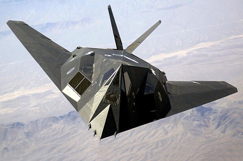    F-117 над пустыней Невада
