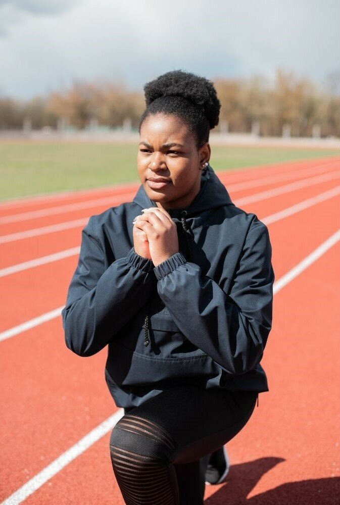 Приседаем правильно (фото Canva)