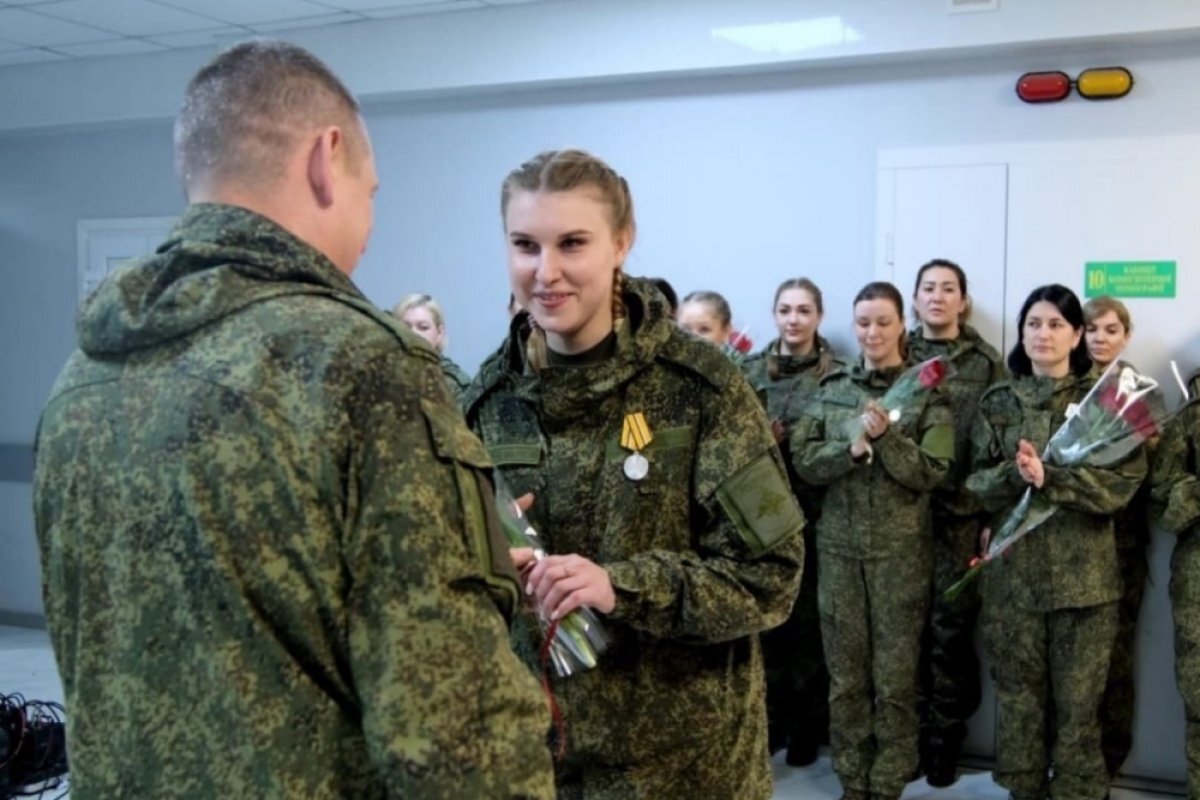    Путин наградил челябинскую студентку медалью «За боевые отличия»