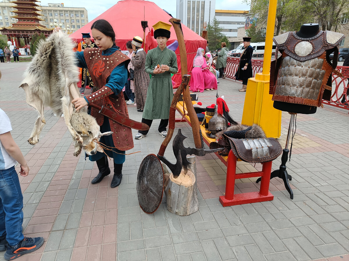 На фестивале тюльпанов. Элиста. Апрель 2023 год.