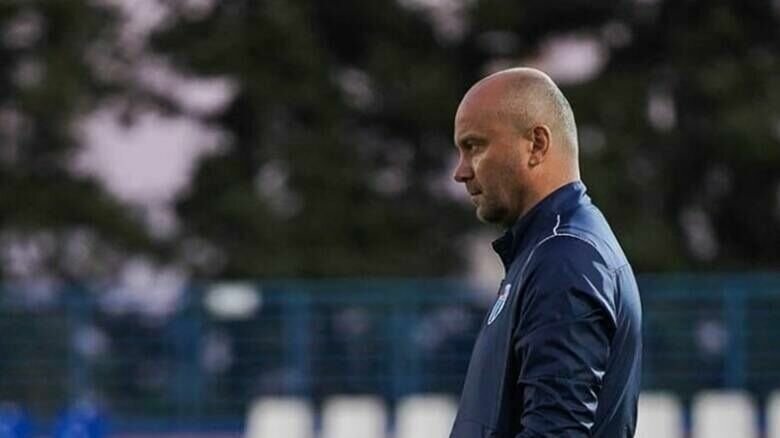     «Сочи» расторг контракт со знаменитым тренером Курбаном Бердыевым. Новым наставником южан станет экс-тренер волгоградского «Ротора» Дмитрий Хохлов.