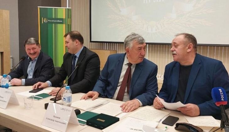    Ситуация в России с ценами на зерно поставила фермеров в замешательство в преддверии посевной 2023