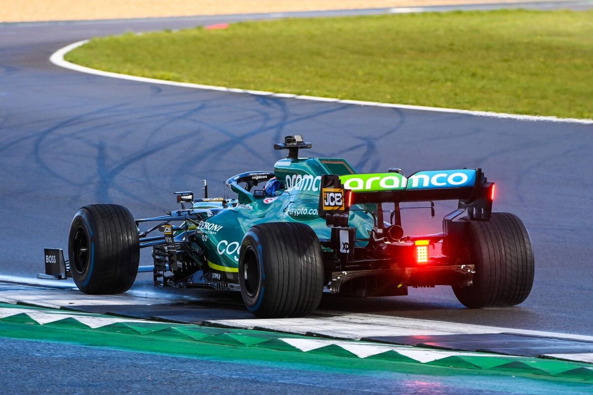    Фелипе Другович на тестах Aston Martin AMR21Фото: Aston Martin