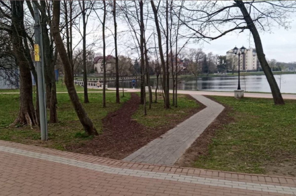    На Верхнем озере замостили пешеходные тропы