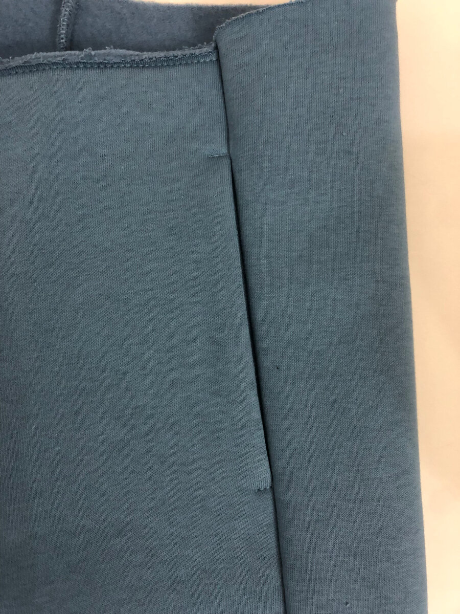 Брюки чинос детский мир. Две пары штанов. Много штанов. Пара штанов. Пара штанов.