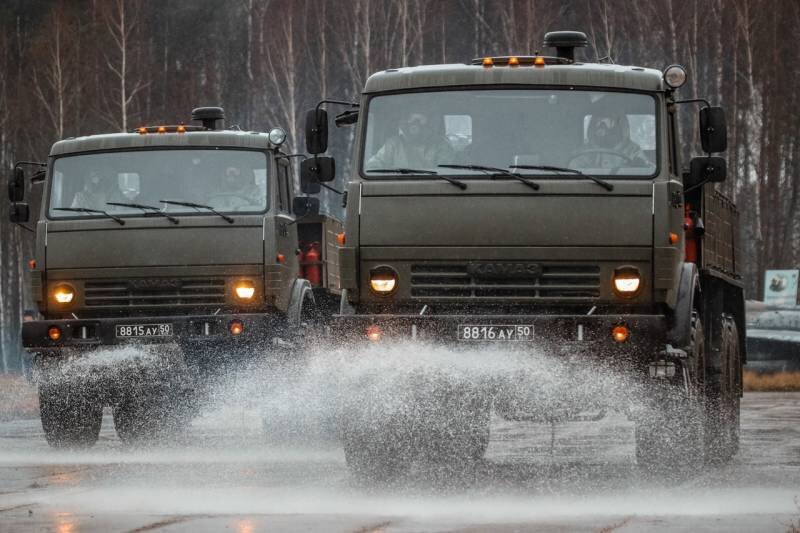Российскому военному водителю удалось вывести колонну из-под вражеского ...