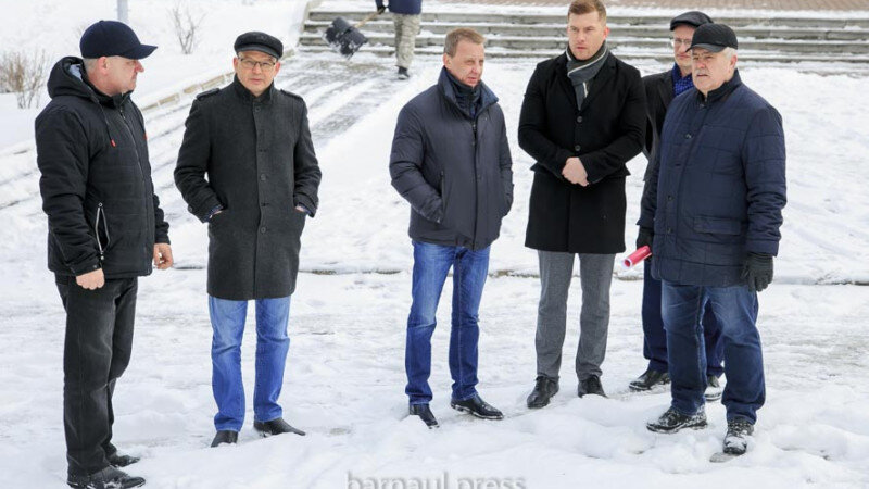     Совещание в снегу. barnaul.org