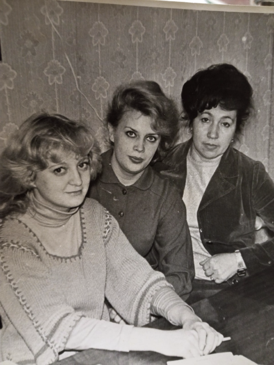 Как выглядели советские женщины в 40 лет: реальные фото наших мам в молодости
