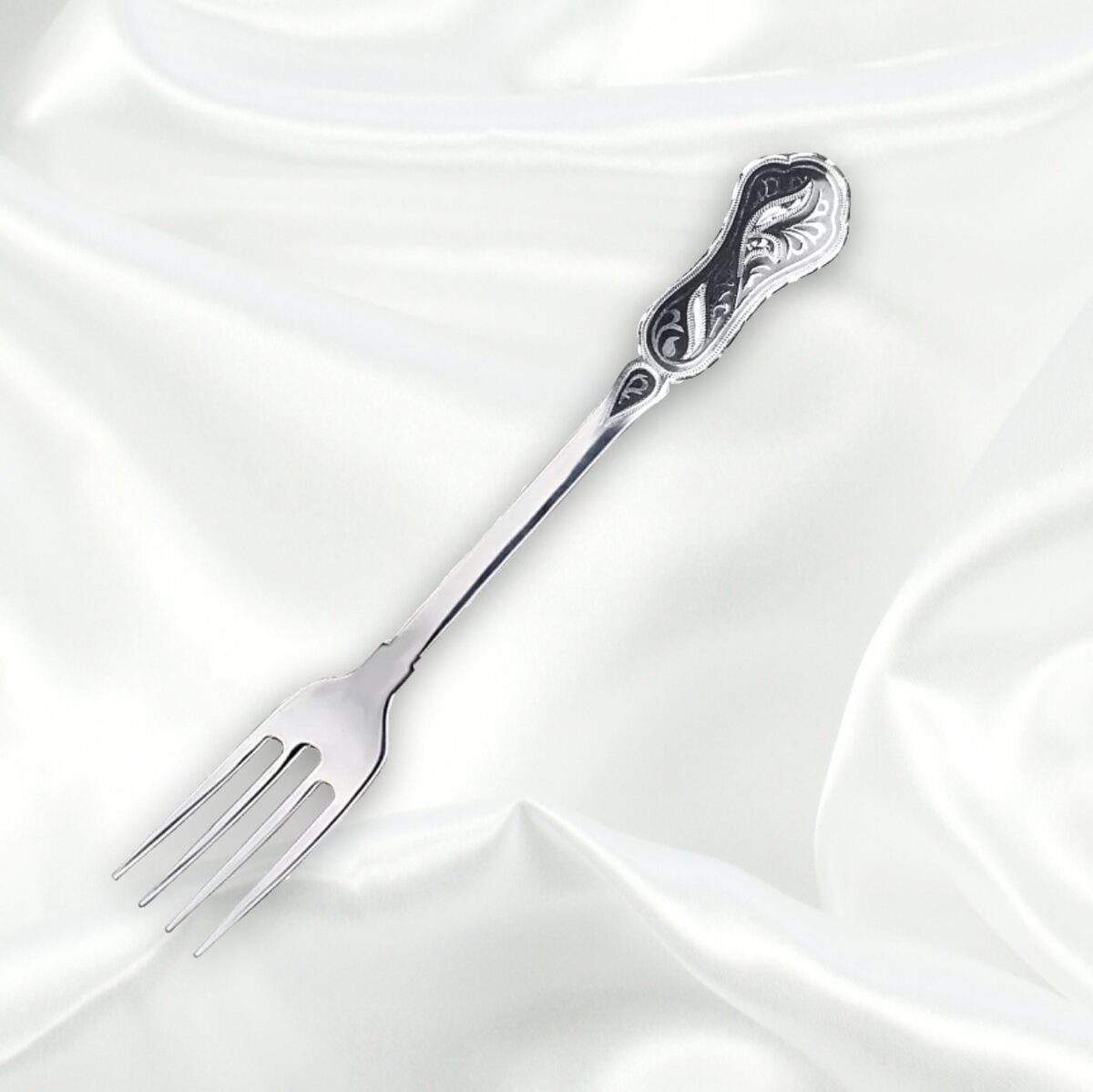 Серебряная вилка. Артикул 60428